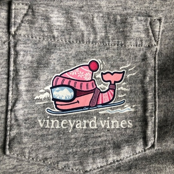 Vineyard Vines Women’s  Winter Whale Long Sleeve Lightweight Shirt Size XS - Picture 4 of 14